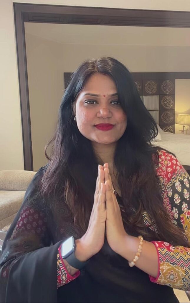 Tarot Pooja Soni, spiritual guide and tarot reader